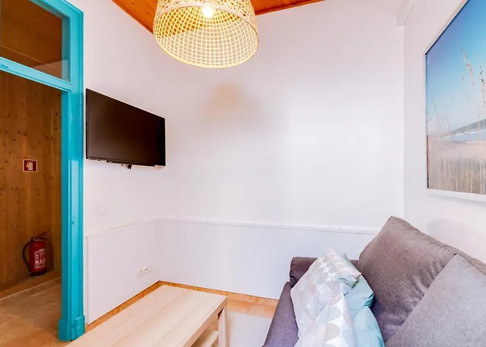 Trem - Located In Old City - Faro